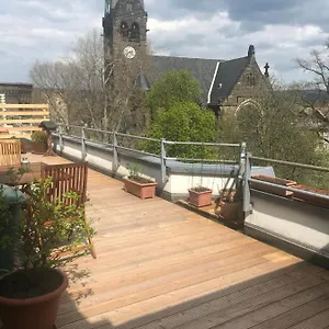 https://dachterrassen-idylle-uber-den-dachern-dresdens.dresdenhotels.net