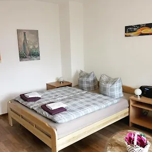 https://ferien-und-gastewohnung-radebeul.dresdenhotels.net